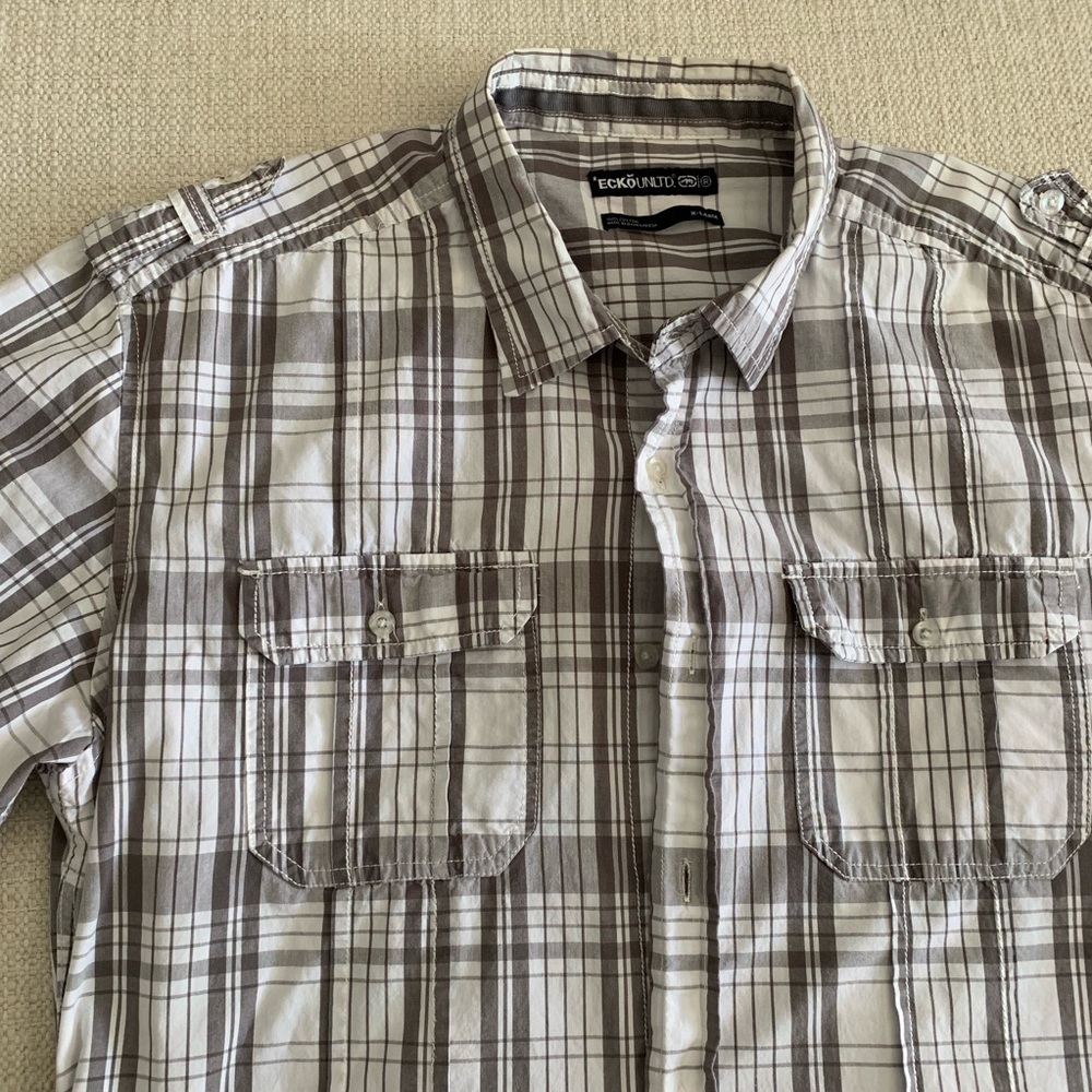 Men’s short sleeve button down